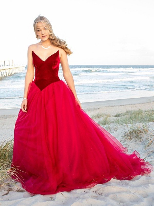 Tulle Ball Sweetheart Sleeveless Gown Court Train Dresses