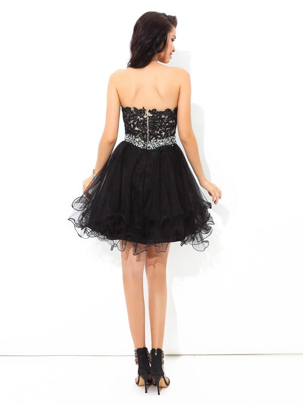 A-Line/Princess Sweetheart Applique Homecoming Dresses Sleeveless Short Satin Cocktail Dresses Yasmine