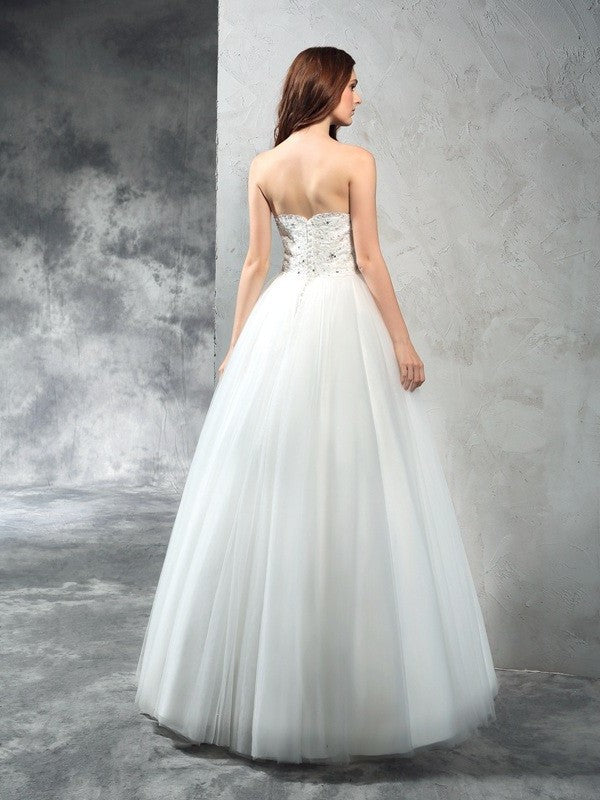 Sweetheart Sleeveless A-Line/Princess Long Beading Net Wedding Dresses