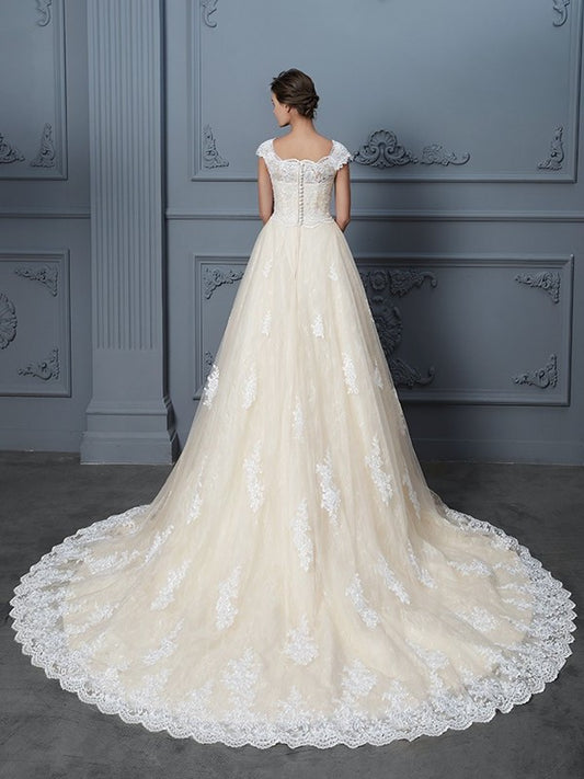 Train Sweetheart Court Beading Gown Ball Sleeveless Lace Wedding Dresses