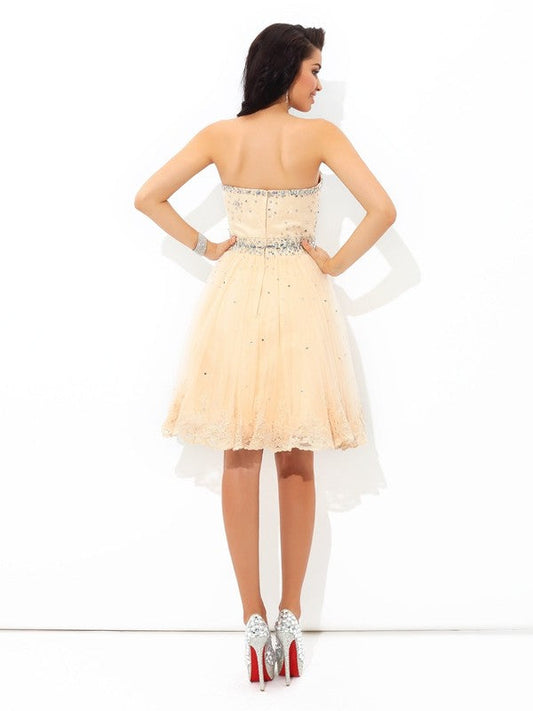 A-Line/Princess Sweetheart Beading Harper Sleeveless Short Satin Homecoming Dresses Cocktail Dresses