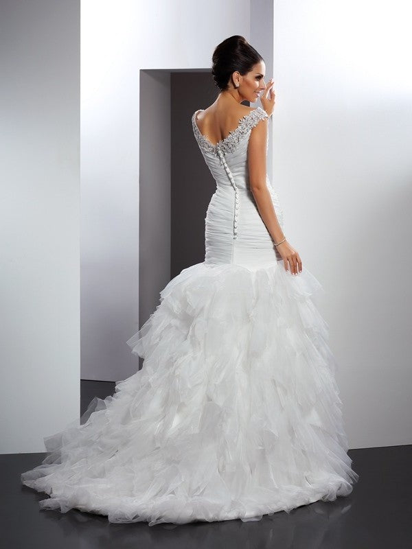 Long Trumpet/Mermaid Sleeveless V-neck Applique Tulle Wedding Dresses