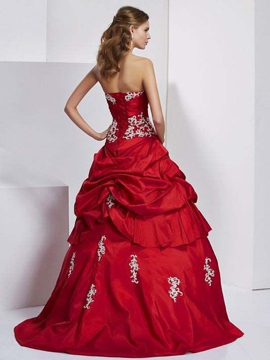 Sleeveless Applique Gown Ball Long Sweetheart Beading Taffeta Quinceanera Dresses