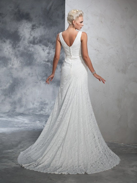 Trumpet/Mermaid Sleeveless Long Lace V-neck Lace Wedding Dresses