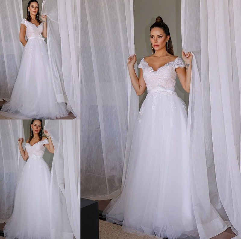 A-Line/Princess Sleeveless Tulle Lace V-neck Floor-Length Wedding Dresses