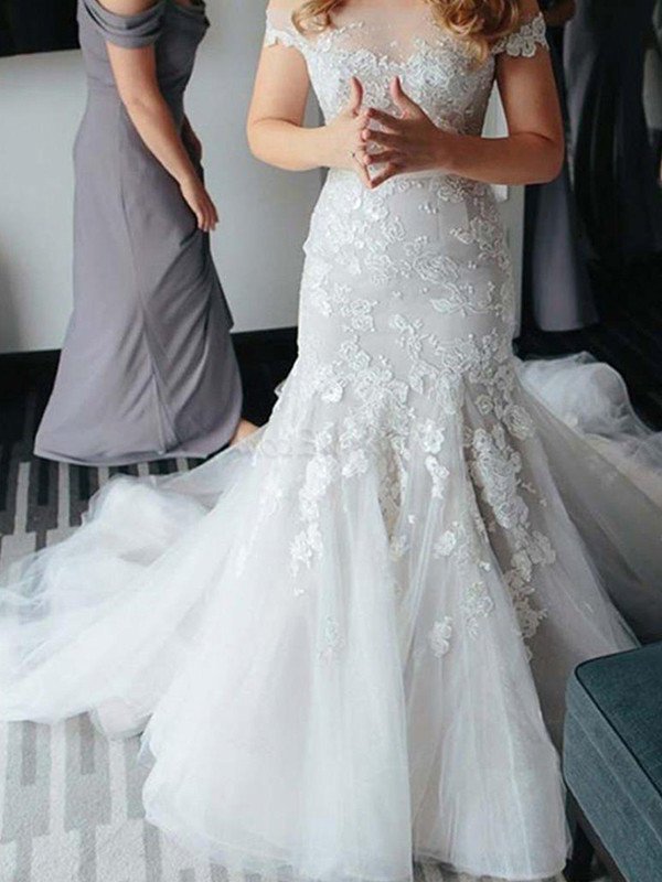 Tulle Lace Court Applique Trumpet/Mermaid Sleeveless Off-the-Shoulder Train Wedding Dresses