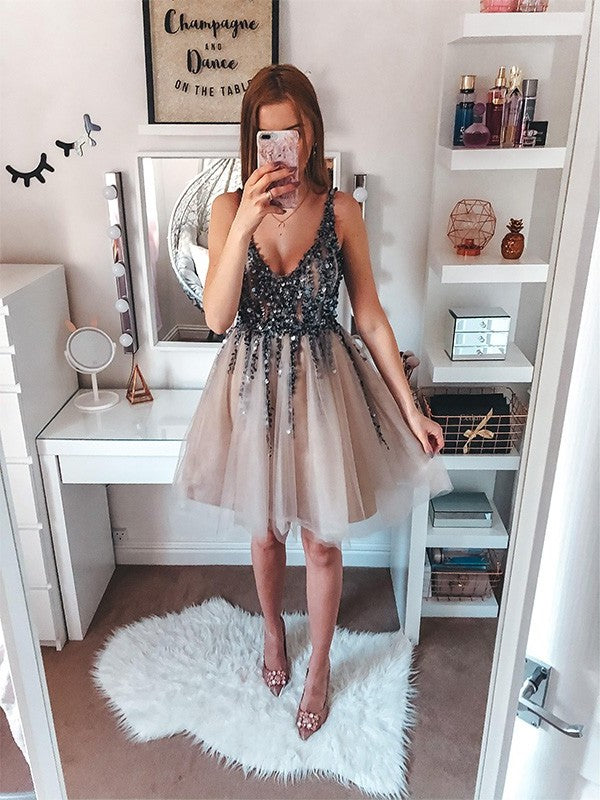 Sleeveless A-Line/Princess V-neck Tulle Sequin Short/Mini Dresses