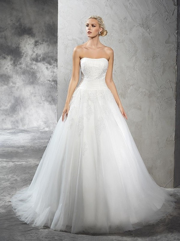 Sleeveless Long Applique Ball Gown Strapless Satin Wedding Dresses