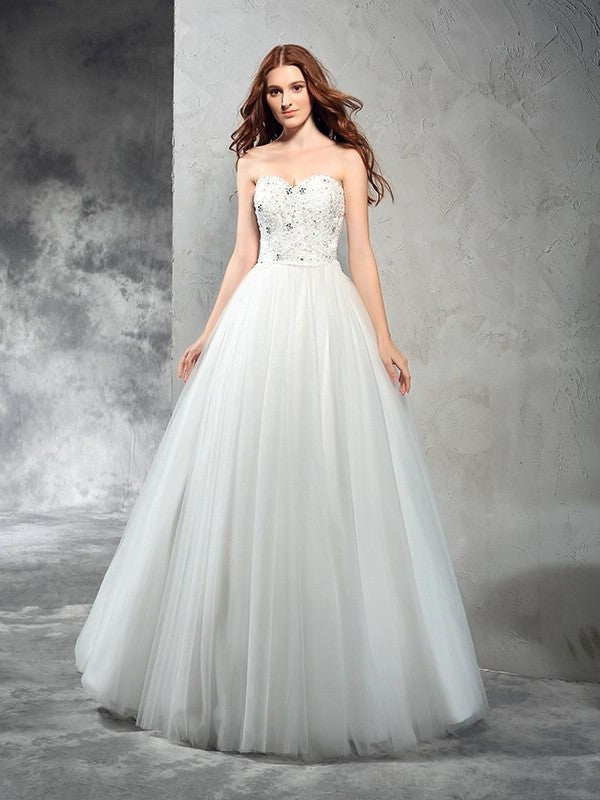 Sweetheart Sleeveless A-Line/Princess Long Beading Net Wedding Dresses