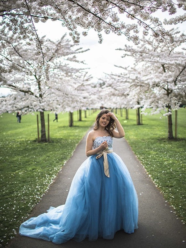 Tulle Train Ball Sweep/Brush Gown Sleeveless Sweetheart Applique Dresses