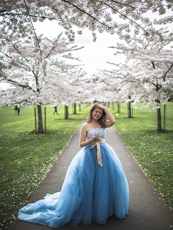 Tulle Train Ball Sweep/Brush Gown Sleeveless Sweetheart Applique Dresses