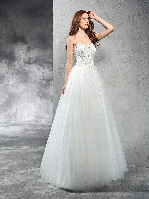 Sweetheart Sleeveless A-Line/Princess Long Beading Net Wedding Dresses