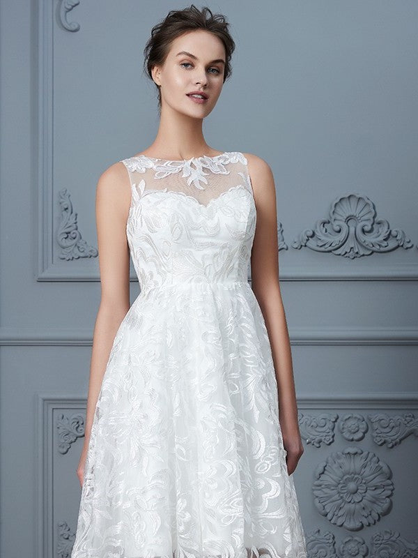 Sleeveless Scoop Asymmetrical A-Line/Princess Lace Wedding Dresses