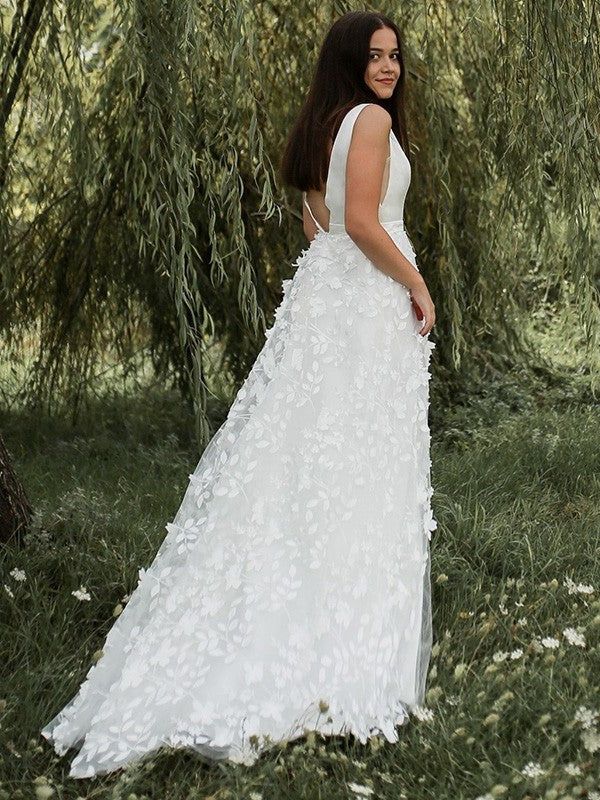 Applique Sleeveless Organza A-Line/Princess V-neck Sweep/Brush Train Wedding Dresses