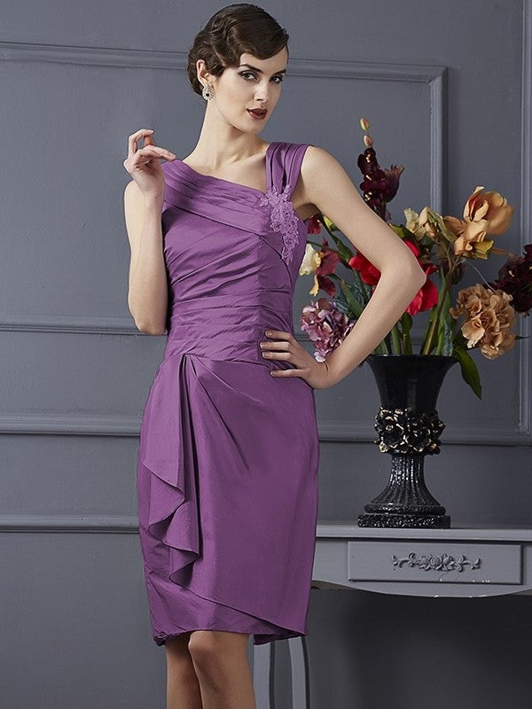 Short Sheath/Column Sleeveless Applique Taffeta Bridesmaid Dresses