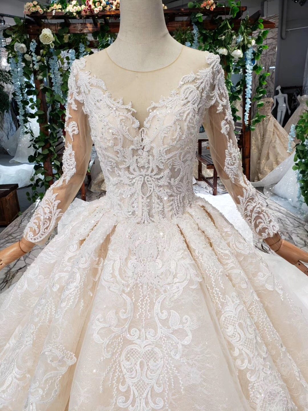 Princess Long Sleeve Beads Lace Appliques Ivory Prom Dresses Quinceanera Dresses P1070