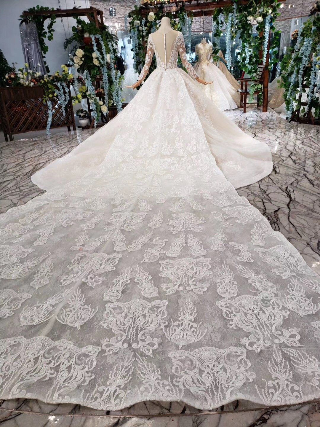 Princess Long Sleeve Beads Lace Appliques Ivory Prom Dresses Quinceanera Dresses P1070